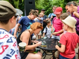 Lenka Krobotová pokřtila gibona