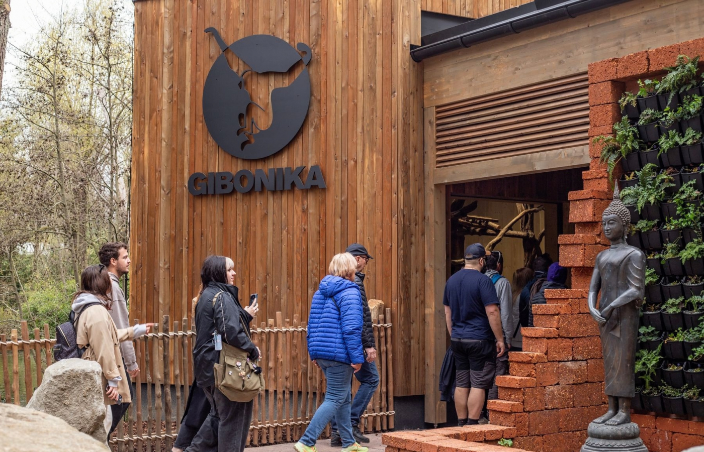 New Gibbon Exhibit "Gibonika" Opened