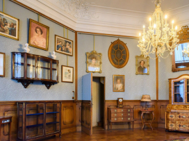 We Have Restored the Fabric Wallpapers in Lešná Chateau