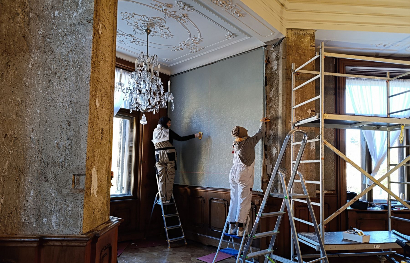 We Have Restored the Fabric Wallpapers in Lešná Chateau