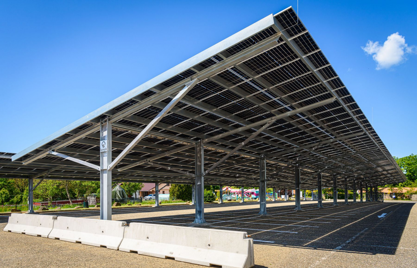 Fotovoltaická elektrárna dokončena