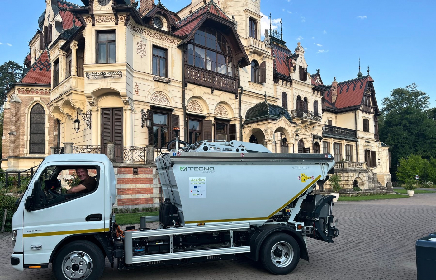 Nový elektromobil na komunální odpad